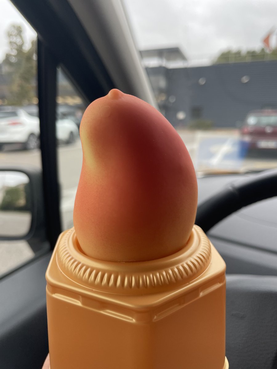 milesgrr_'s tweet photo. Ah dailleurs pas bonne la glace mangue…
Elle a un goût de beurre c degeu et même pas de goût mangue… #decu https://t.co/YkdWtOarzJ