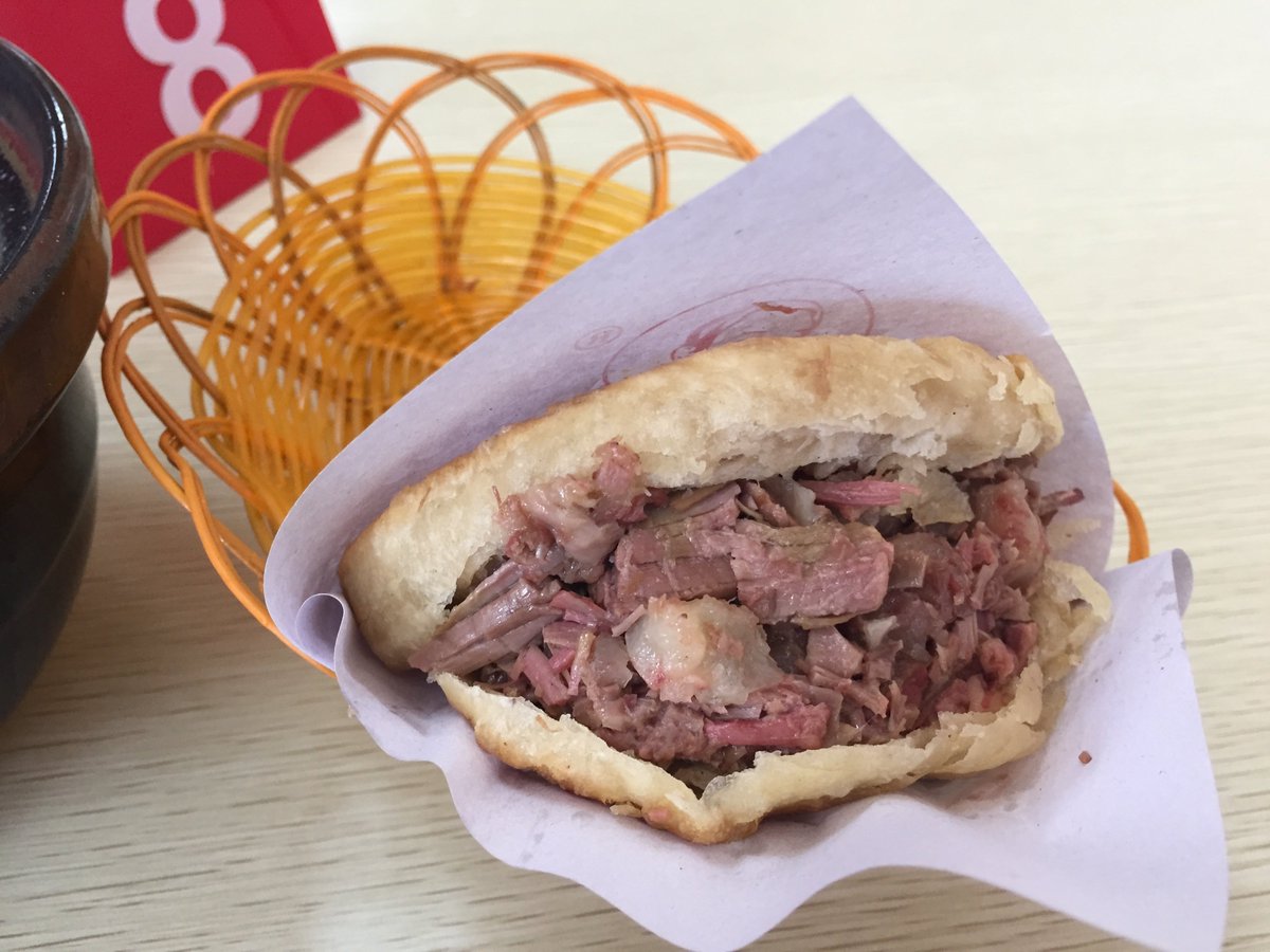 JyCrtwrghtNat's tweet photo. Should I give Argentine food a chance and eat a donkey burger? https://t.co/knUu4GqVD0