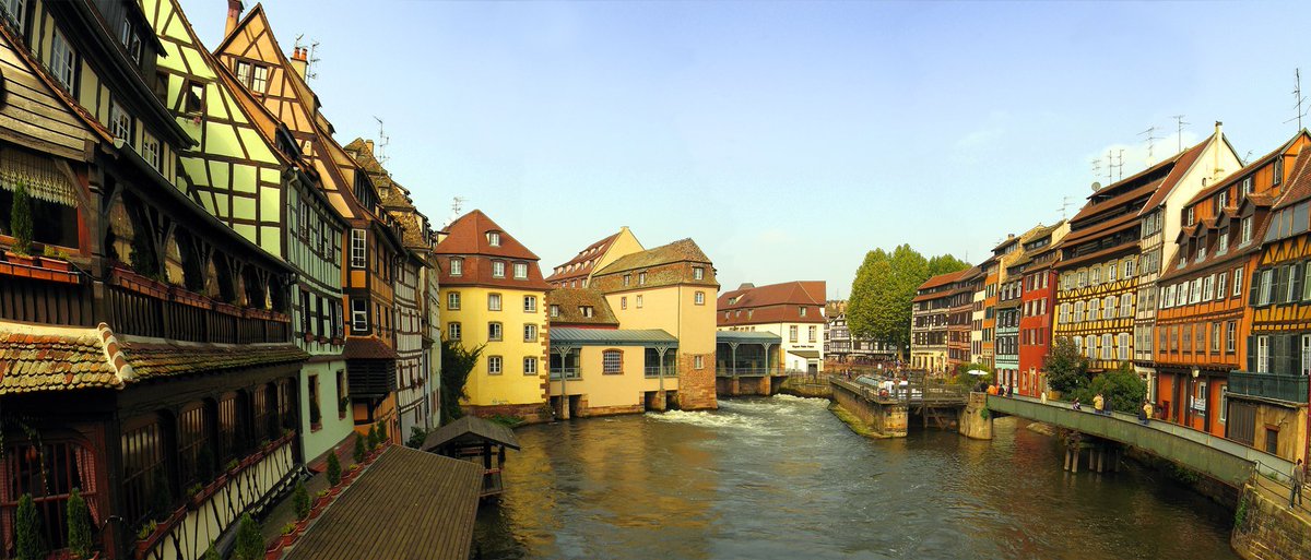 CLL49's tweet photo. Légendes des photos de l'Ill via Wikipédia
1 La Petite Venise à Colmar
2 L'Ill vers Sélestat 
3 L'Ill à Strasbourg, devant l'église Saint-Paul
4 La Quartier des tanneurs dans la Petite France à Strasbourg https://t.co/vyGxzmFebw