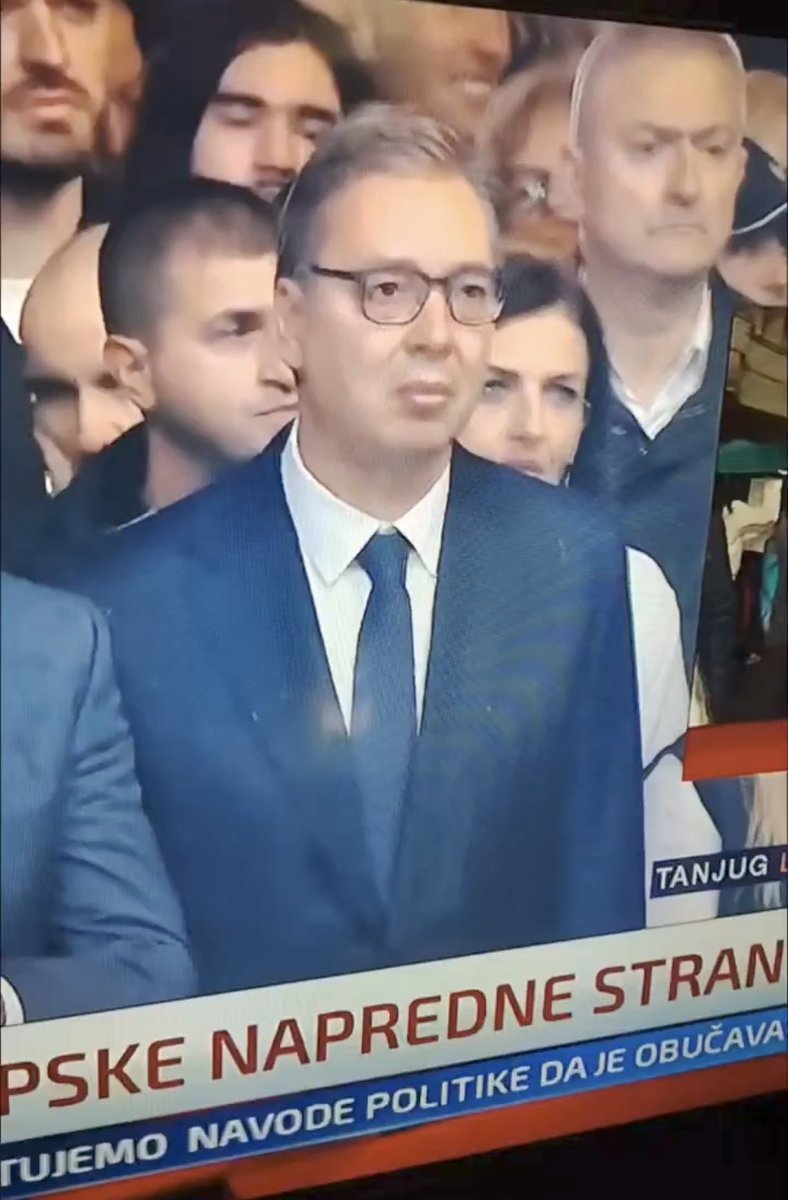 edorf153's tweet photo. @sns_srbija Džaba ruzmarin, džaba osmesi, umoran je stari Žvaljo https://t.co/L9qWeR19Ss