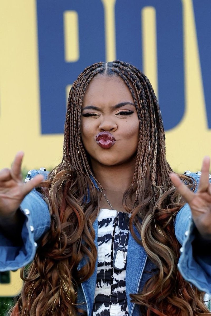 refiloe_unknown's tweet photo. CAST DARA RENEÉ SHE’D BE PERFECT FOR GLEE https://t.co/ZwAE6dQcz2