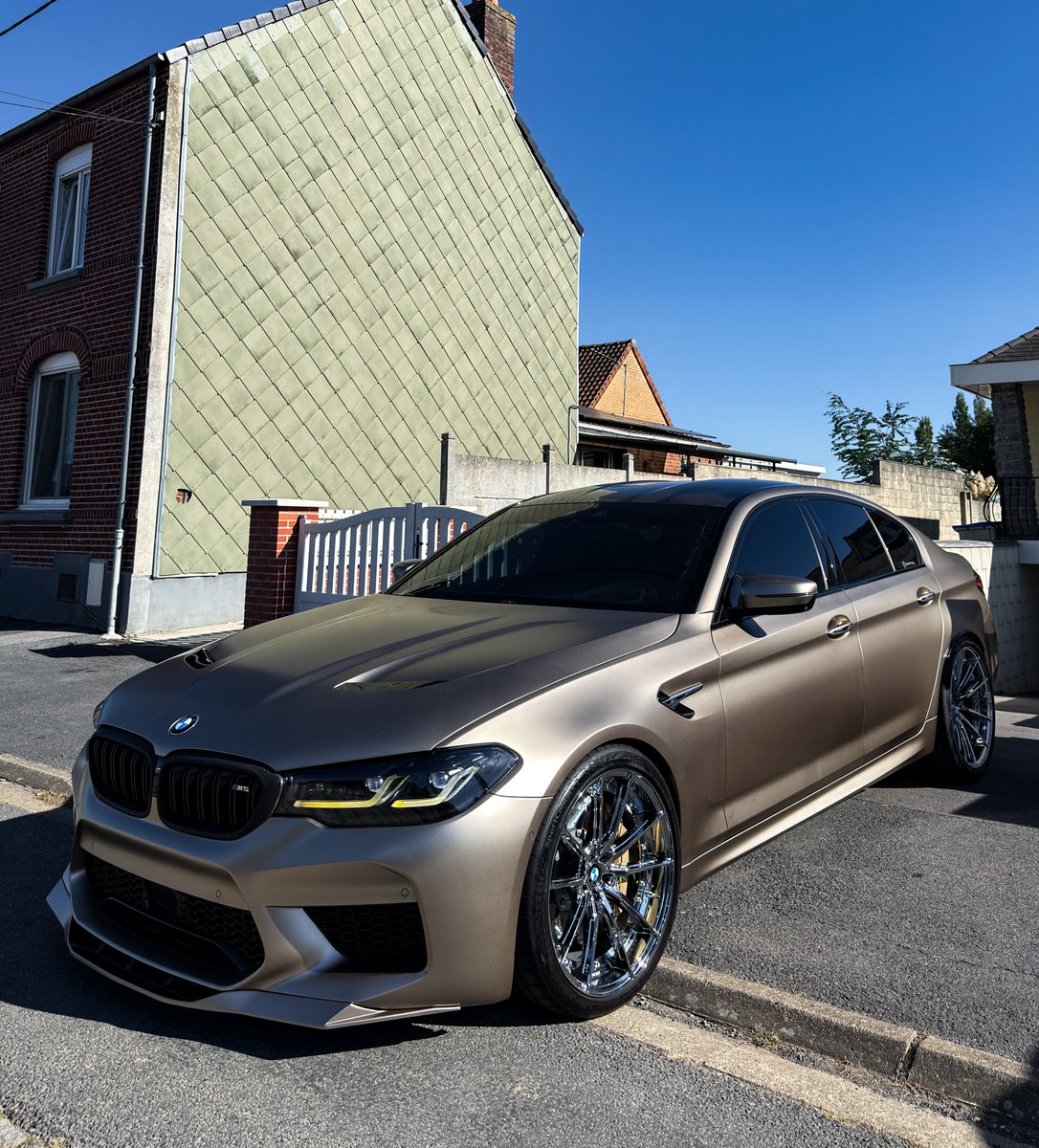 nocarcontext's tweet photo. BMW M5 🩶🩶 https://t.co/Ty9rJdGa4N