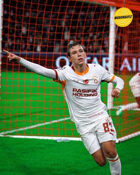 222cimbom's tweet photo. Aleksei Batrakov : Sanırım Galatasaray taraftarı beni sevdi. https://t.co/qgQOnR76lQ