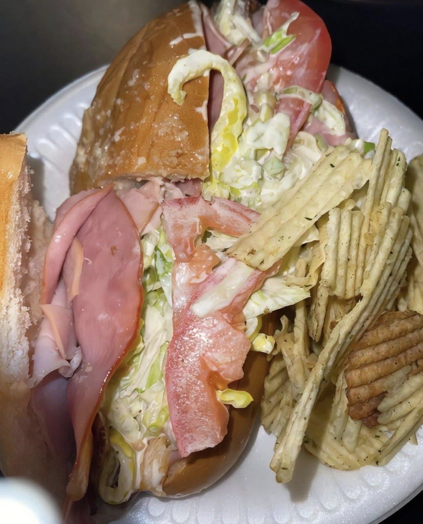 JasArtgallery's tweet photo. I love making big ass sandwiches 🥪 🤩 https://t.co/fWYyAq8TkB