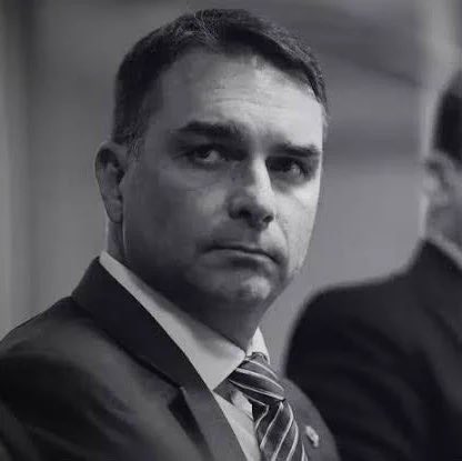 cassioolivveira's tweet photo. 🚨 URGENTE ! Lula dobra a aposta e acaba de ACEITAR as novas condições impostas por Flávio Bolsonaro para que ambos abram seus sigilos fiscais e bancários. O homem é grandão mesmo. Espalhe esse post!
Parabéns presidente Lula!

E AGORA FLÁVIO ? ? ? https://t.co/IzmEBaLiXS