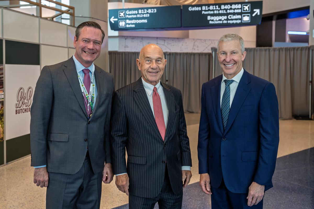 iah's tweet photo. A major milestone.

@HoustonTX Mayor John Whitmire joined Houston Airports and @United to mark a major milestone at IAH.

22 new gates. State-of-the-art facilities. The world’s biggest United Club℠.

The new Terminal B opens tomorrow.

Read more: https://t.co/4q55d6Qjjz https://t.co/nZDk7W6y1o