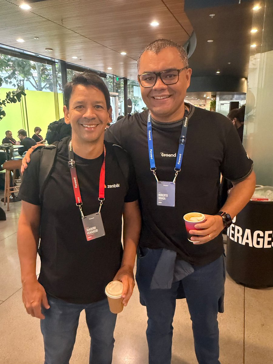 RobertoMB's tweet photo. Another startup cycle but good old friends. And they are always building something new. 

Tks @JoaquimVenancio, a great @resend customer at #ResendForward https://t.co/lacTo8gvn6
