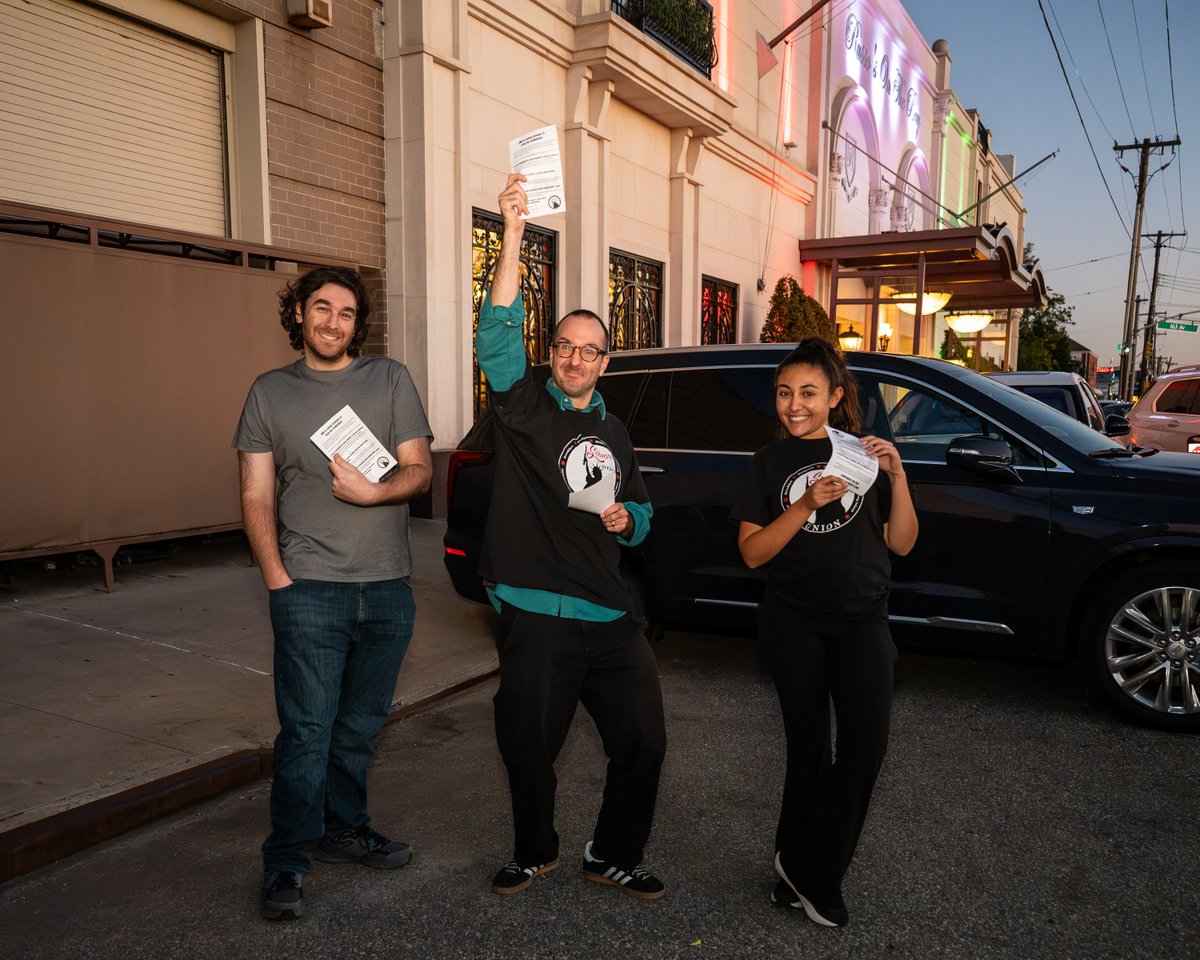 SchnepsUnion's tweet photo. Last night we rallied outside the Schneps Media Queens Powerlist event to let attendees how unfairly management has been treating their employees.   We continue to ask Josh and Vicki Schneps to drop their bogus challenges to our colleagues’ union eligibility! #SchnepsUnion https://t.co/dYbAc5BybS