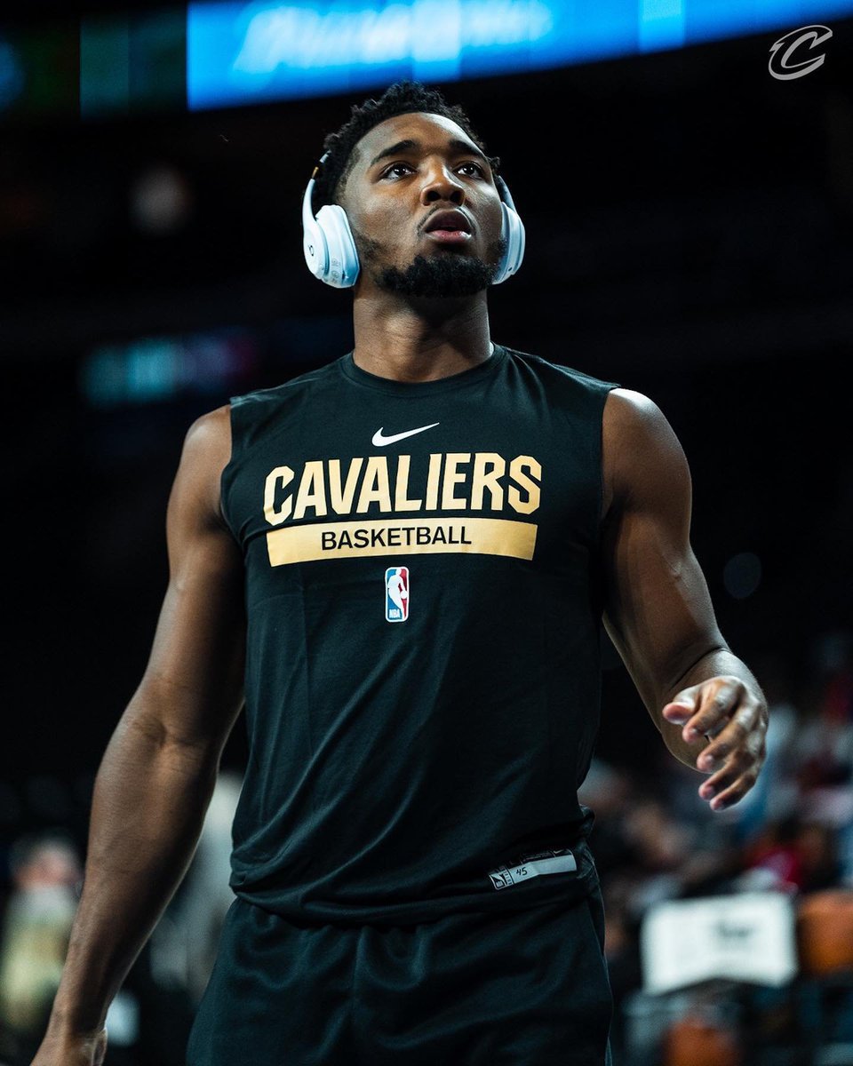 AcrossCavs's tweet photo. 45 will look great in the rafters. https://t.co/Fv7x1ghiXF