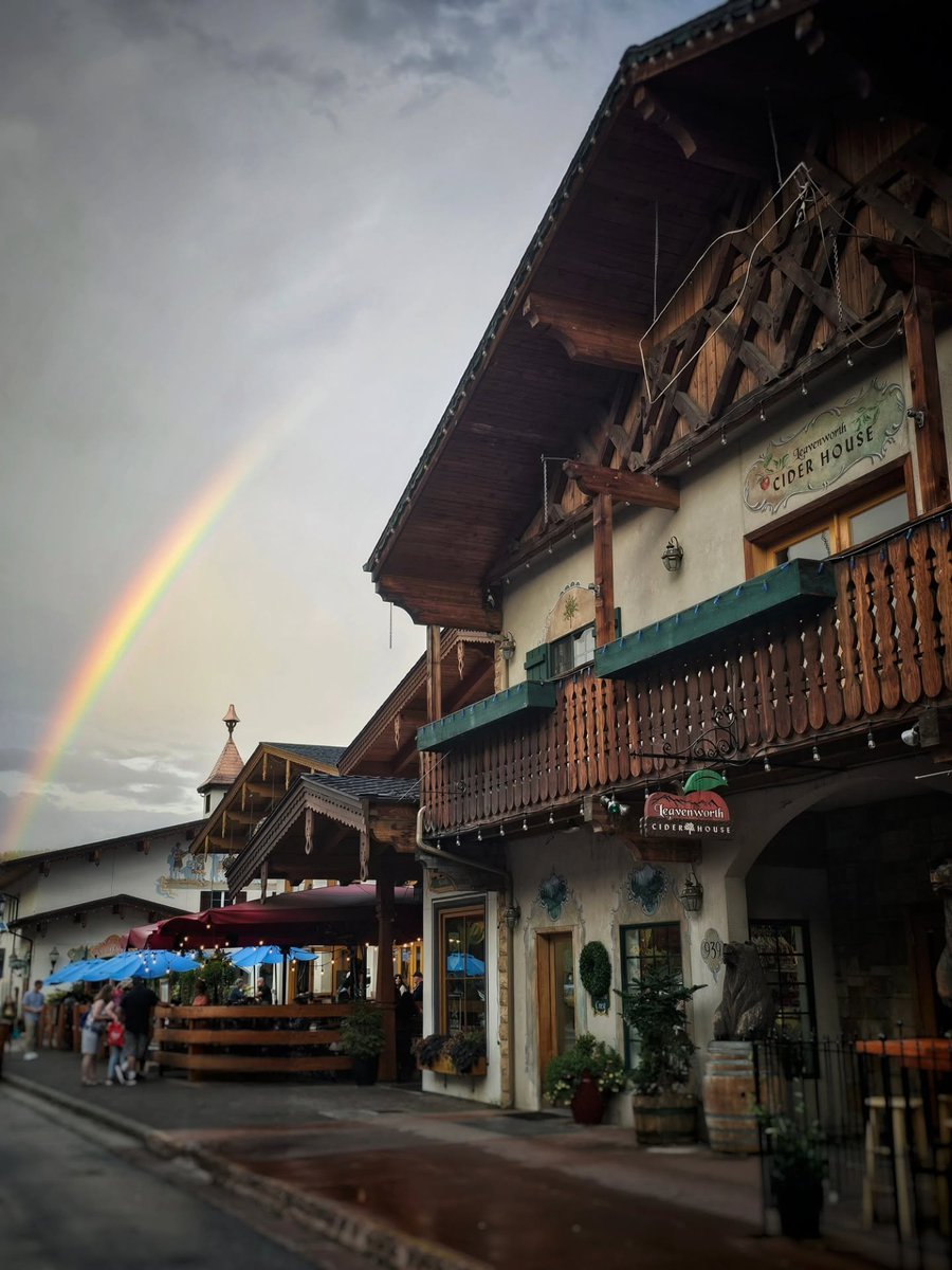 visualsofearth1's tweet photo. Leavenworth, Washington State https://t.co/GsH37bhYdk