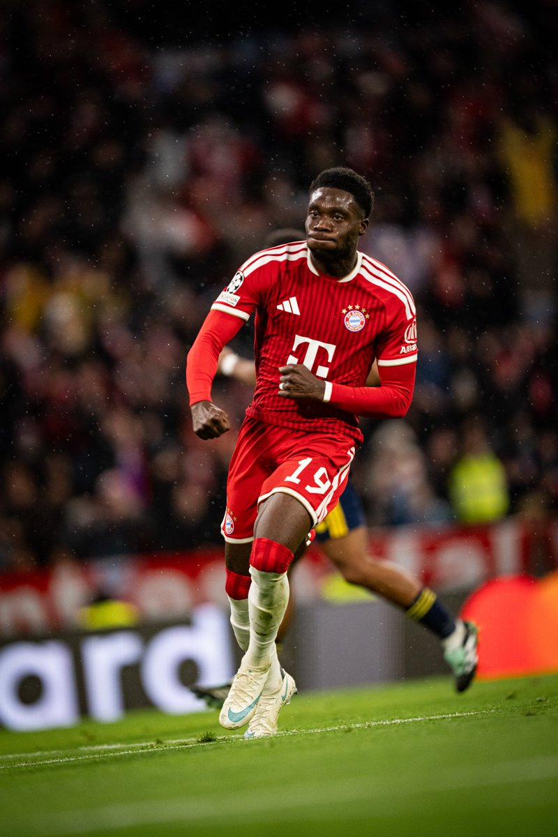 FCBayern's tweet photo. DER JUBEL – @AlphonsoDavies ⚡️ https://t.co/kt77JuilMC