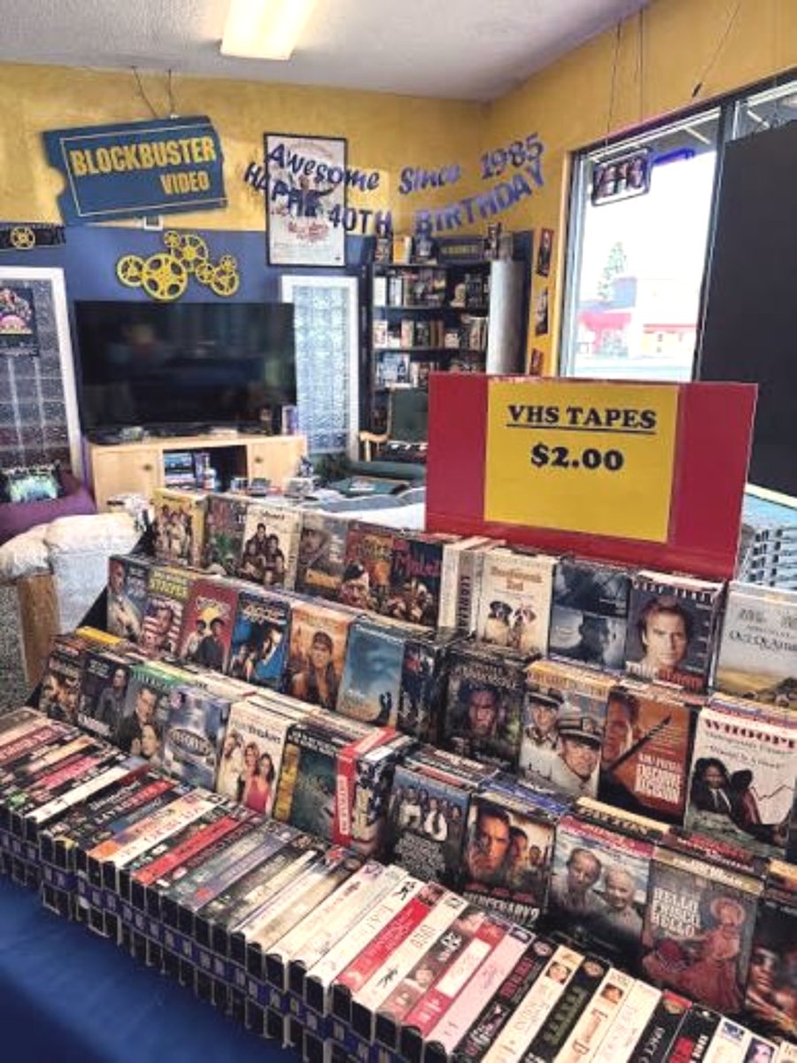 lostintheplaza's tweet photo. Friday night at Blockbuster. 

A forgotten moment in time, back when life was simple. -Lost https://t.co/3MPKtNJgi0