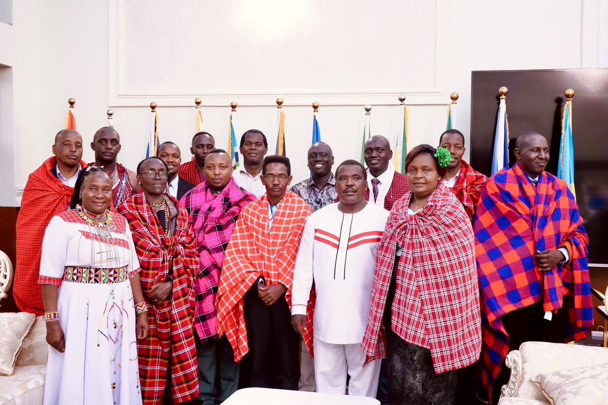 RobertKayanja's tweet photo. It was a pleasure hosting delegates from Kenya who came to witness what God is doing here in Uganda. 🇺🇬🇰🇪 Over dinner, we shared ideas on how we can strengthen agriculture and create more opportunities for our communities. I also had the opportunity to showcase some of the products we grow in both Karamoja and Kiryandongo, regions that share similar terrain and agricultural potential.

Beyond fellowship, this was a meaningful opportunity to exchange ideas, build partnerships, and explore how we can harness our agricultural resources to transform lives and create lasting impact across our communities. Together, we can do more!