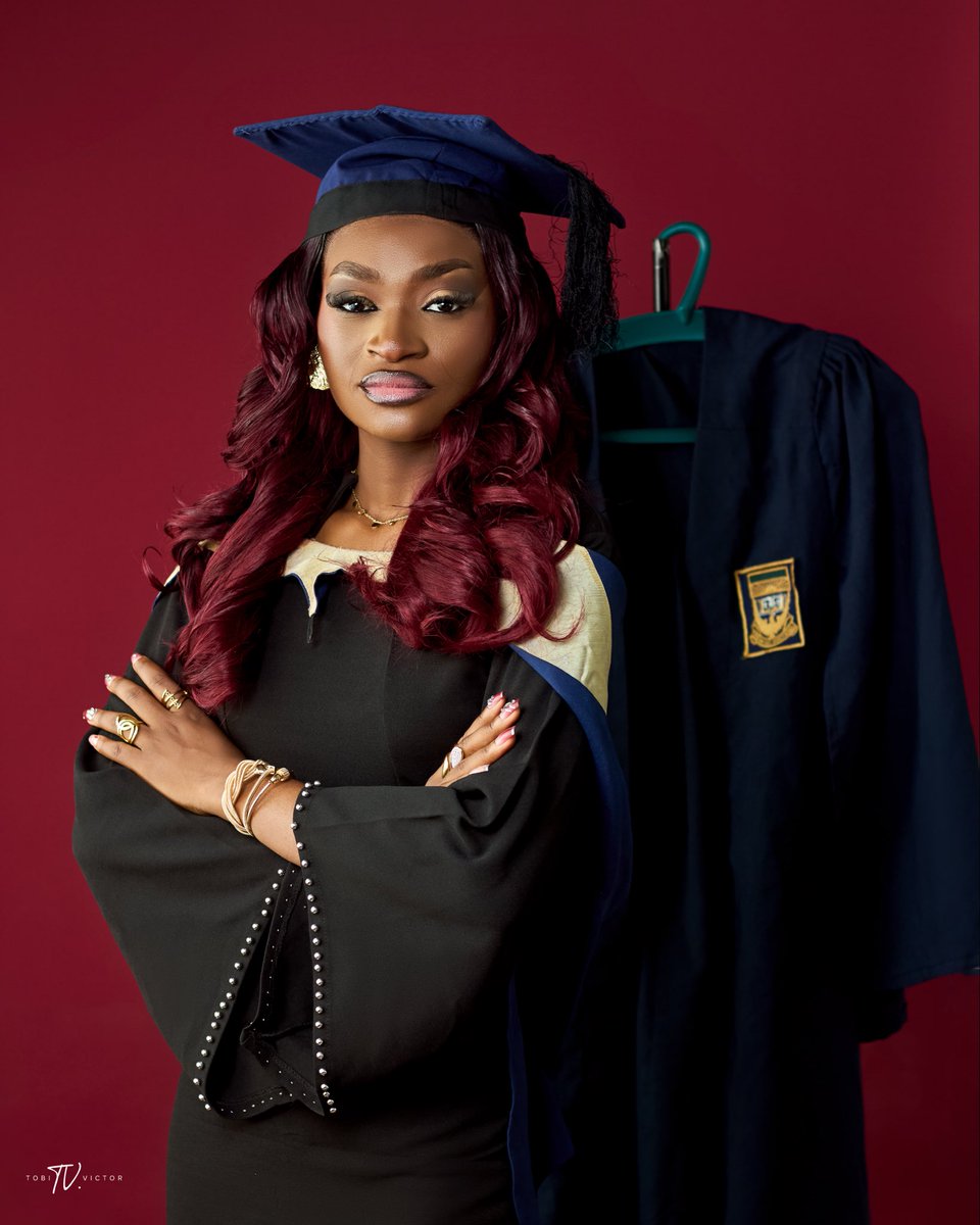 IamGemora's tweet photo. Officially a graduate 👨‍🎓 🥂
https://t.co/XrknmcUByz Computer Science bagged in the University of Ilorin. 

I came I saw and I conquered.

Thank you Jesus 🙏🏽💜

Say me a congratulations 🎊🥹 https://t.co/yUzQKWFCqY