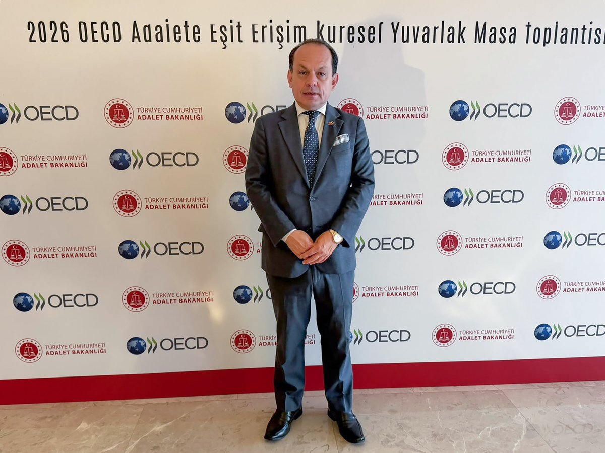 DefPublicaEC's tweet photo. Desde Estambul 🇹🇷, la Presidenta del @CJudicaturaEc, Mercedes Caicedo, participa como jefa de misión de la delegación ecuatoriana en la Mesa Redonda Mundial de la @oecd sobre Igualdad de Acceso a la Justicia, junto al Defensor Público General, Ricardo Morales Vela.

Representamos al país en este espacio de intercambio de experiencias globales que impulsen la transformación digital y acerquen los servicios a la ciudadanía. 🇪🇨🤝