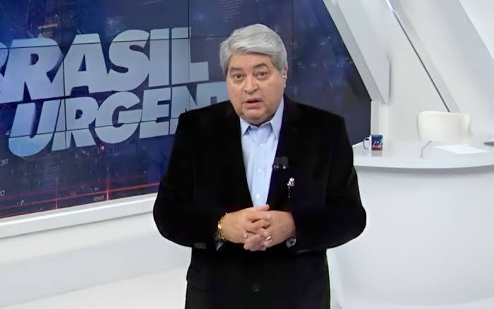 fernandosoder's tweet photo. @lentoviolento_ @AccolonsMetal I remember the debate when candidate José Luiz Datena bate candidate Pablo Marçal with a chair.

Later that week the host of "Brasil Urgente with José Luiz Datena" defended the actions of José Luiz Datena during that debate.

Reason: Marçal mocked the death of Datena's MiL https://t.co/GnStnQC6Sc