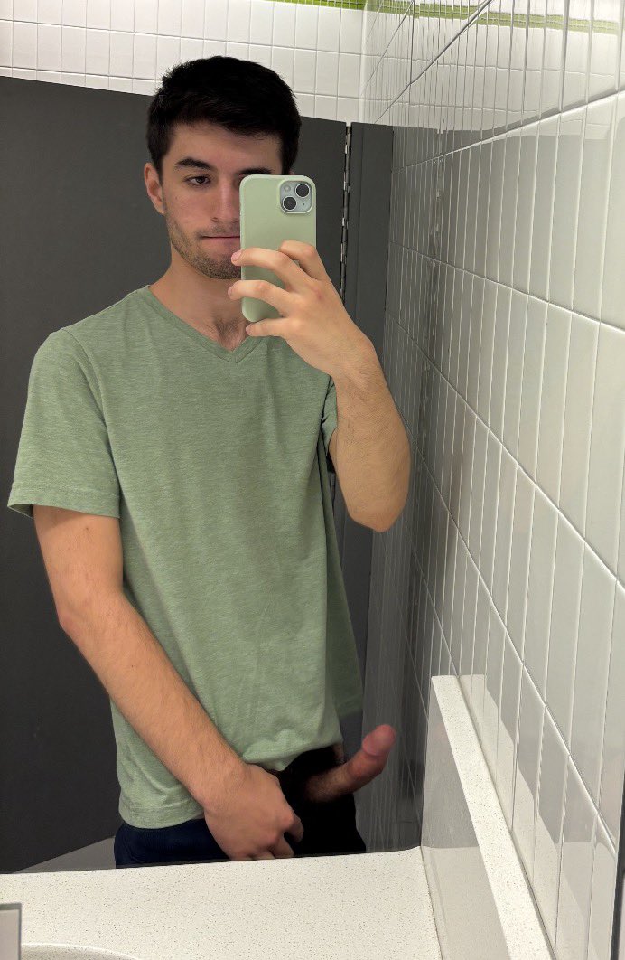 lloydgreyof tweet picture
