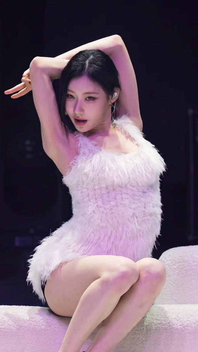 girlkpoppics's tweet photo. Chaeryeong
#itzy #CHAERYEONG https://t.co/TYUEe5x0ix