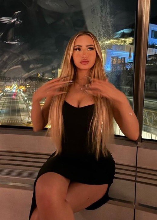 FrenchRapUS's tweet photo. 🚨 TRISTE NOUVELLE ! 

L’influenceuse POLSKA a annoncé ce soir avoir perdu le bébé qu’elle attendait avec le rappeur La Rvfleuze 💔 https://t.co/lPoWIvcx7k