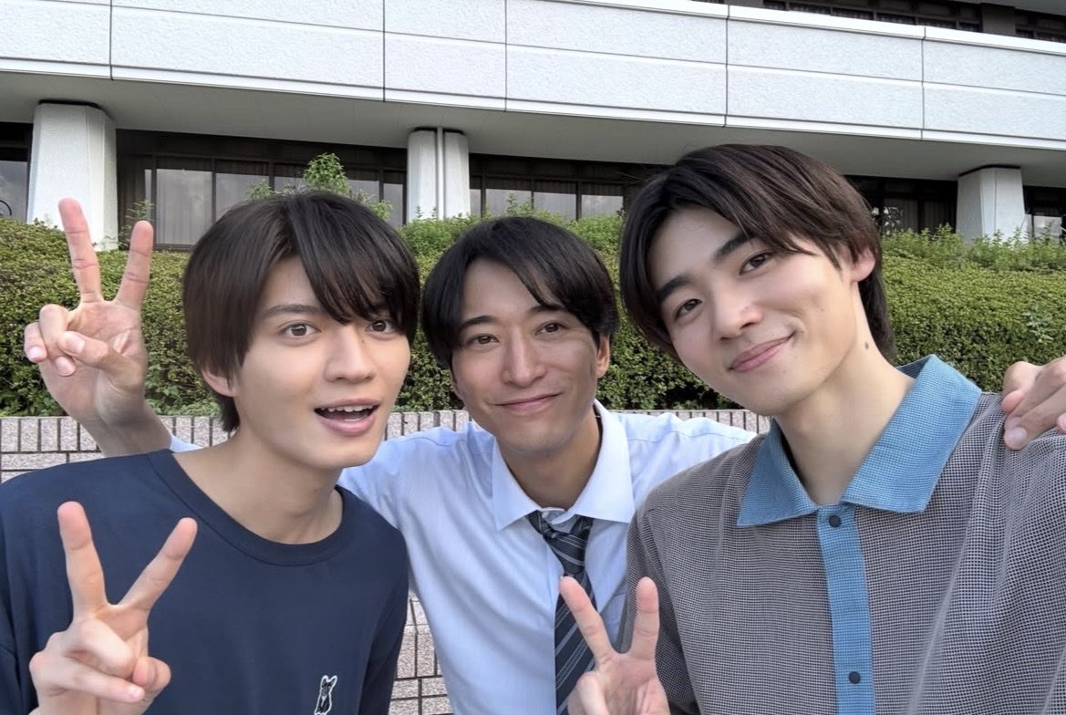otarowig's tweet photo. kazuto is like that one friend who knows everyone ever https://t.co/5HWwsim0QA