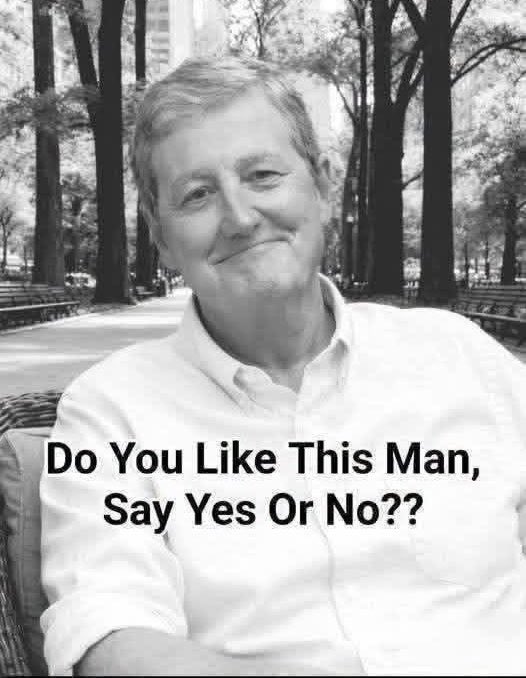 FloraLuzz_'s tweet photo. Do you really like this man? https://t.co/Bt8NROZDLb