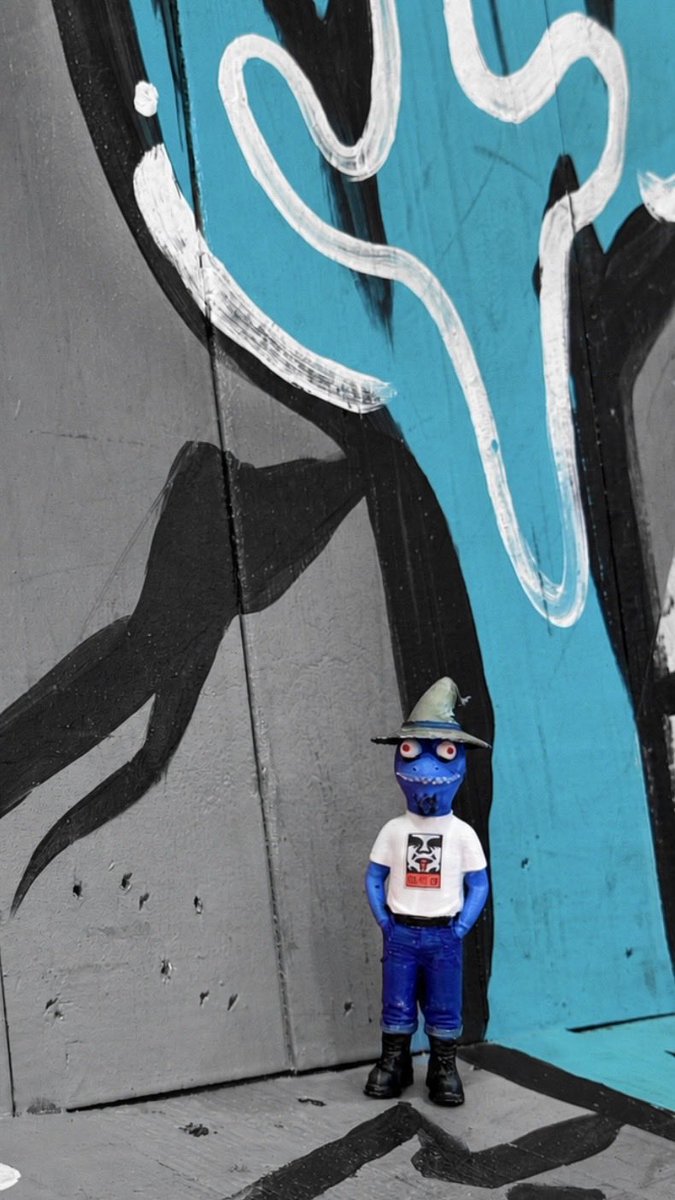 thedevoidist's tweet photo. Dagobert landed and waiting on his bags in San Antonio. @creepz @artblocks_io next up - road trip!!! #creepzxmarfa https://t.co/kVXjIWI9fP