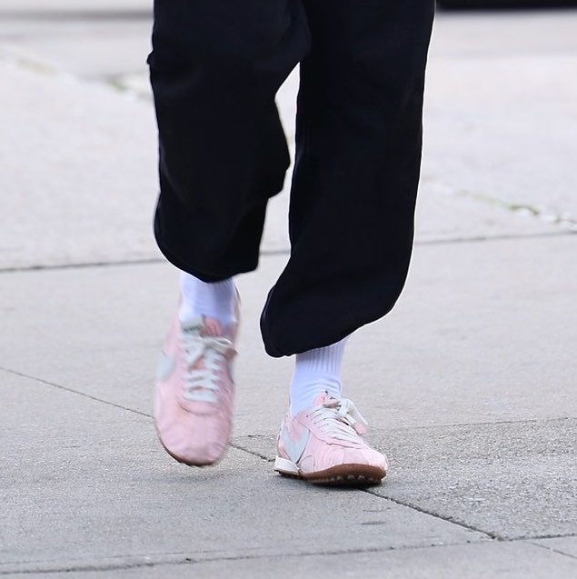 sanitydisco's tweet photo. the ballerina shirt matching his pink trainers 🩰 https://t.co/Mc35jM7kMp