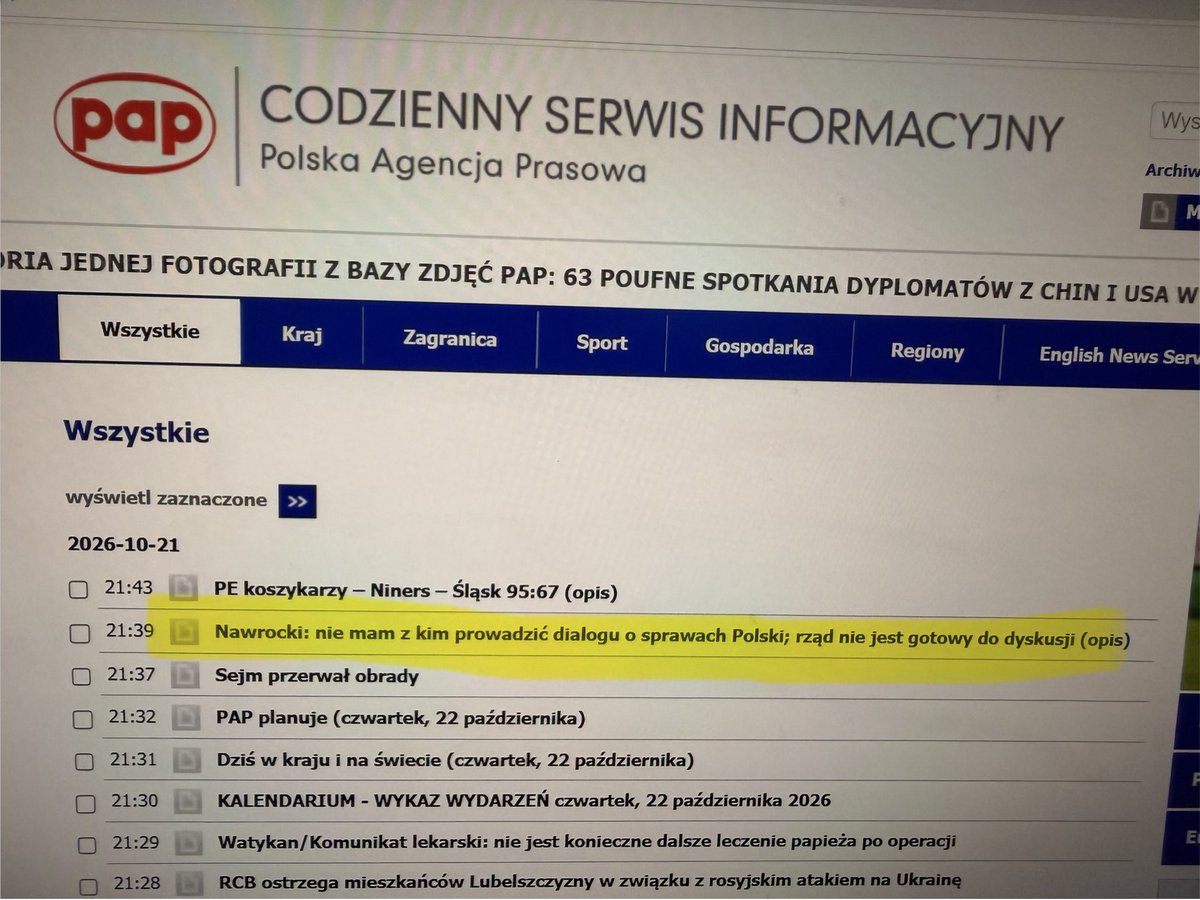 starczyk's tweet photo. Prawie cztery godziny zajęło peowskim funkcjonariuszom z PAP napisanie depeszy z wystąpienia prezydenta Nawrockiego.

Kiedyś PAP była pierwszym i sprawdzonym źródłem informacji. Ale wszystko czego dotknie się mafia Tuska, zamienia się w gówno. https://t.co/R9aB3siyvl