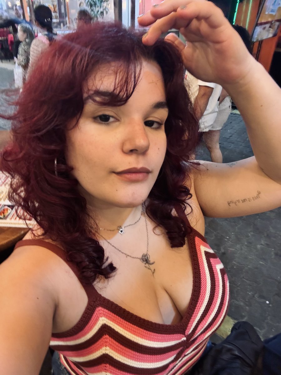 mykinksme's tweet photo. saudade de me arrumar pra sair e me sentir linda e gostosa sem estar enlouquecendo com o futuro do país https://t.co/jtO9iL4fEG