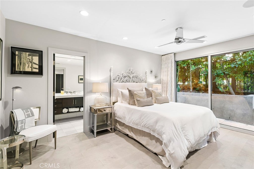 LUXRE's tweet photo. Sweeping ocean, coastline and sunset views from a private cul-de-sac. This 2012-built residence sits in Emerald Bay, one of Southern California’s most prestigious guard-gated beach communities.

🗝️ Livel Real Estate | $18,500,000 USD | https://t.co/xmSlkkd0IH https://t.co/ixPXHLTtHO
