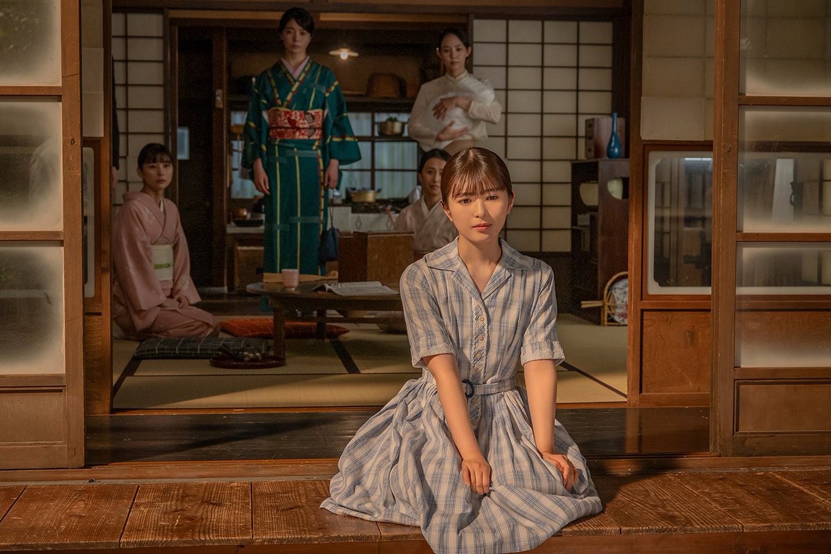 modelpress's tweet photo. 【今夜放送📺️】
「波うららかに、めおと日和」第2話👘🍁

ふゆ子（小川彩）、姉・なつ美（芳根京子）の元へ家出
準太郎（小宮璃央）の出征を打ち明ける

✍️あらすじ・場面写真
https://t.co/xd0Im8GqEv

#めおと日和 @meotobiyori https://t.co/UyUtOiYzGG