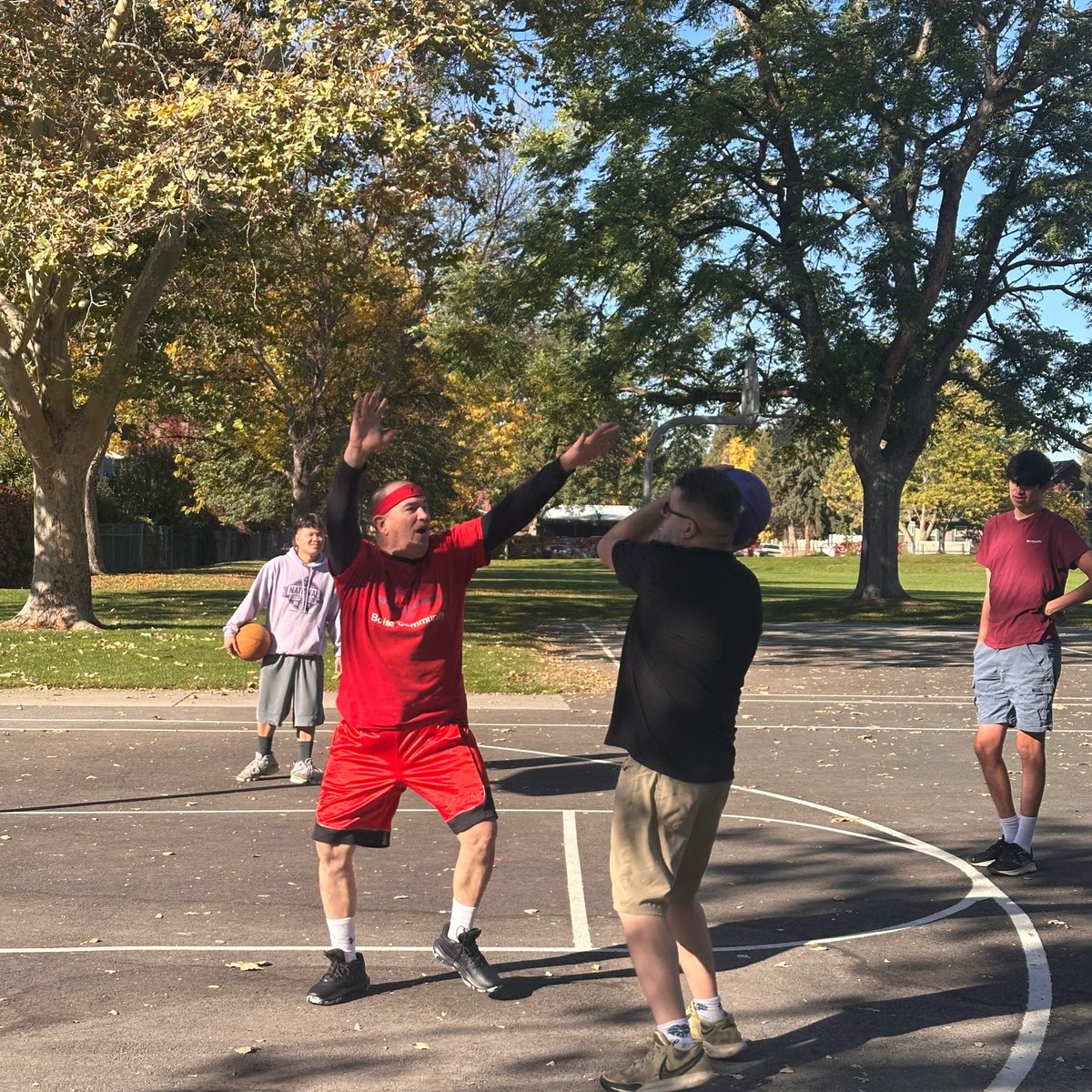 SOID's tweet photo. It was a fun day on the court today ⛹️ for Fitness in the Park! Today was Oliver's Activation- this is when our Health Messenger (Oliver) leads an activity and today, it was basketball practice and a scrimmage.🏀  Great job to all who participated and got movin'! 🤩 https://t.co/CpLafu5qp0