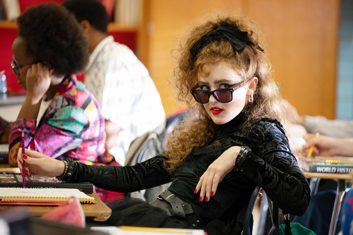 FandangoStream's tweet photo. Her boyfriend is drop.. dead.. gorgeous 💀 

Stream #LisaFrankenstein for free on Fandango today - https://t.co/klmydiLpoX https://t.co/jQYdsWDptB