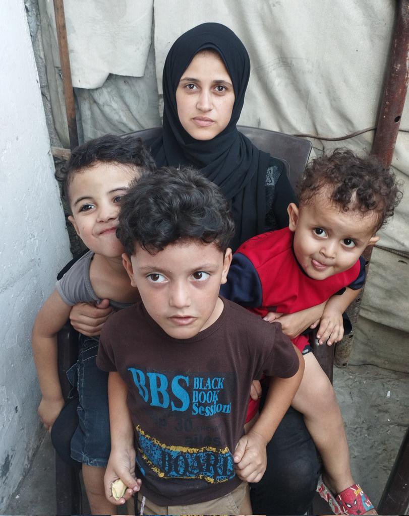 bissangaza02's tweet photo. I am writing to you full of hope since launching the fundraising campaignI have not received a single dollar I am a mother struggling to care for my orphaned children Please share this post thanks to you,my message might reach someone who is able to help๐
https://t.co/dywPN2ifWp https://t.co/yJH9TMMcQB