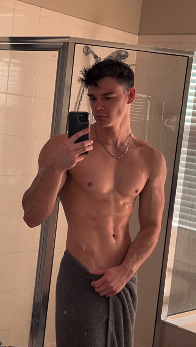 HayHayBoogie's tweet photo. Onlyfans is back up just got back from my workout about to post a different type of workout on my vip pages 😏
https://t.co/MSwMDaBC4B https://t.co/drGLfdJhL3