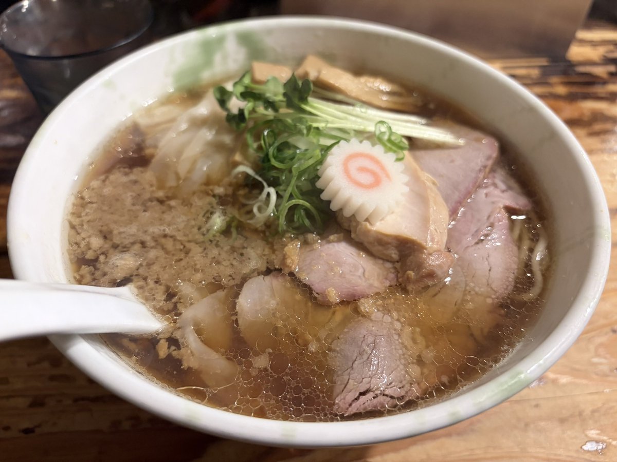 stickpanumaiyo's tweet photo. 私にとっての #超フィバ推し  はラーメンです！
同じ種類でも店によって味が全然違って、自分だけのとっておきのラーメン屋さんを探すのが大好きです！
もちろん旅先でご当地ラーメンを食すのもまた乙なものですな！

#超フィバ推し #超フィバエピ https://t.co/b3QRSM8Qzr