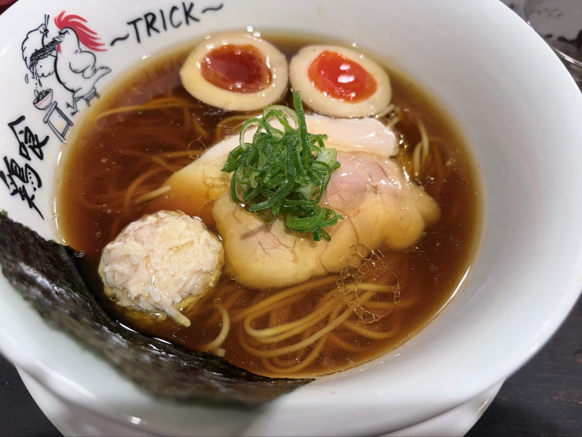 stickpanumaiyo's tweet photo. 私にとっての #超フィバ推し  はラーメンです！
同じ種類でも店によって味が全然違って、自分だけのとっておきのラーメン屋さんを探すのが大好きです！
もちろん旅先でご当地ラーメンを食すのもまた乙なものですな！

#超フィバ推し #超フィバエピ https://t.co/b3QRSM8Qzr