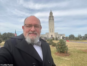 SNAPNetwork's tweet photo. The Vatican has upheld the excommunication of a father who left the Church after a priest abused his son. The priest has not faced the same penalty. Survivors and their families deserve better.

Read more: https://t.co/LDcABbmuZG

#Accountability #JusticeForSurvivors #StopAbuse https://t.co/iqYoZhuIMp