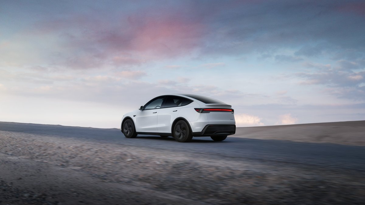 SawyerMerritt's tweet photo. WOW, Tesla says that they achieved record FSD attach rates in North America in Q3 2026, with a whopping 75% of all new deliveries including FSD subscriptions, up from 55% in Q2 2026

"We believe that FSD is driving demand in markets where it is available, and we continue to work with regulators to get it approved in other markets."