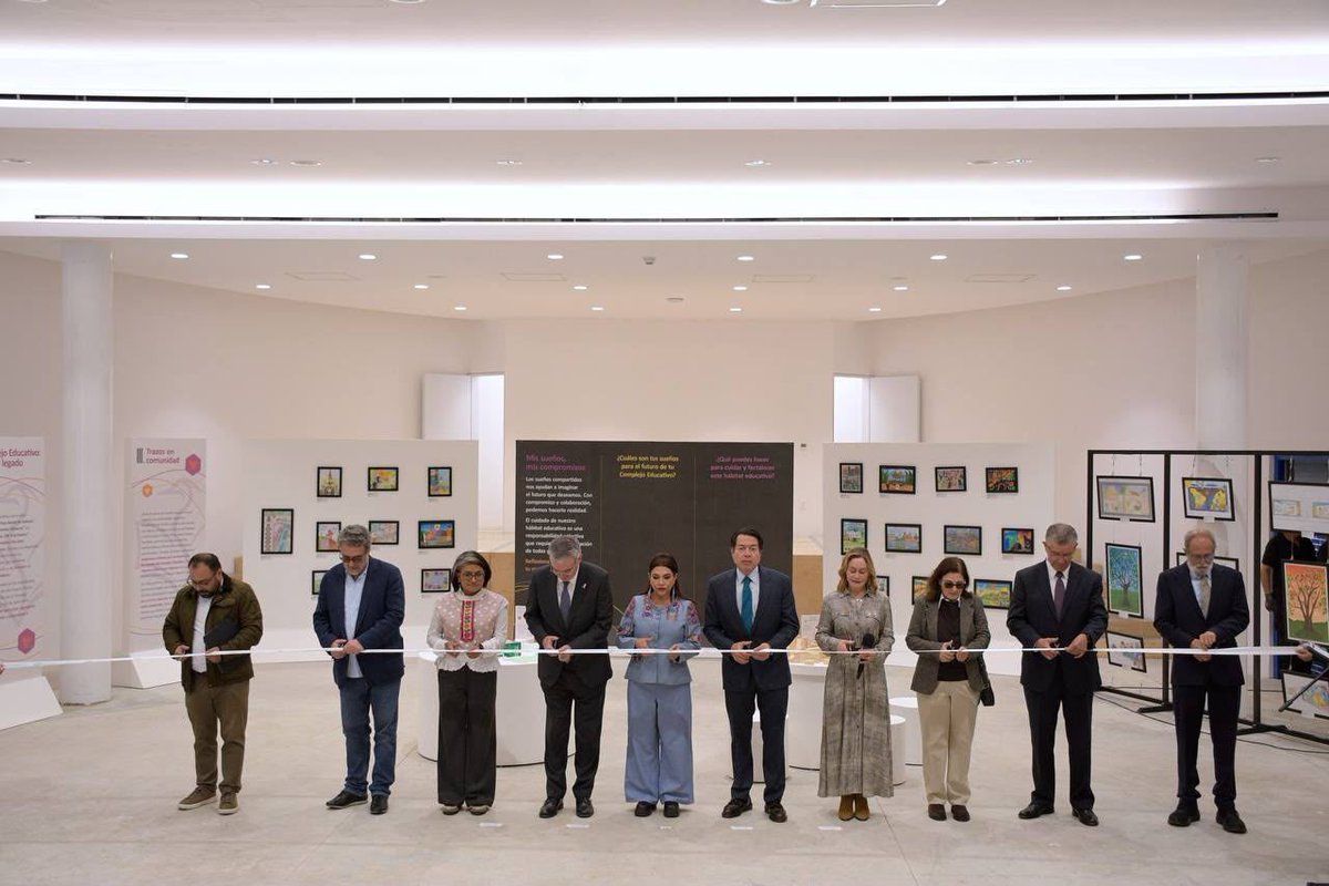SOBSECDMX's tweet photo. El titular de la #SOBSE, Arq. Raúl Basulto Luviano, acompañó a la jefa de Gobierno, @ClaraBrugadaM, a la inauguración del Complejo Educativo Santa María Aztahuacan, en Iztapalapa, integrado por tres planteles de educación básica: preescolar, primaria y secundaria. https://t.co/OKNHfOtc1N
