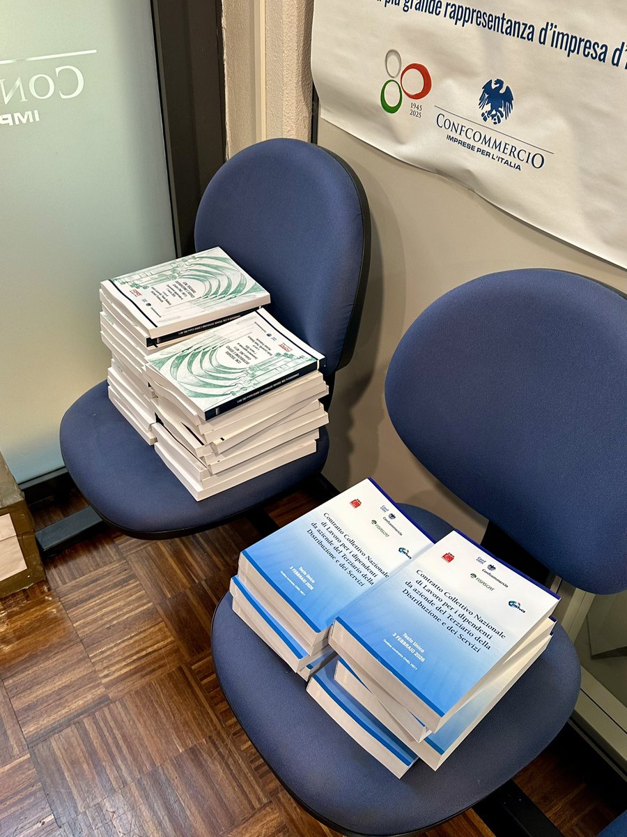 baldazzi75's tweet photo. Interessante confronto con INL, INPS e sindacati locali sul dumping contrattuale c/o #ConfcommercioLaSpezia. E’stata l’occasione per distribuire ai professionisti accreditati la stesura del CCNL TDS e il relativo commentario realizzato con #Adapt https://t.co/VhHILuI5ge