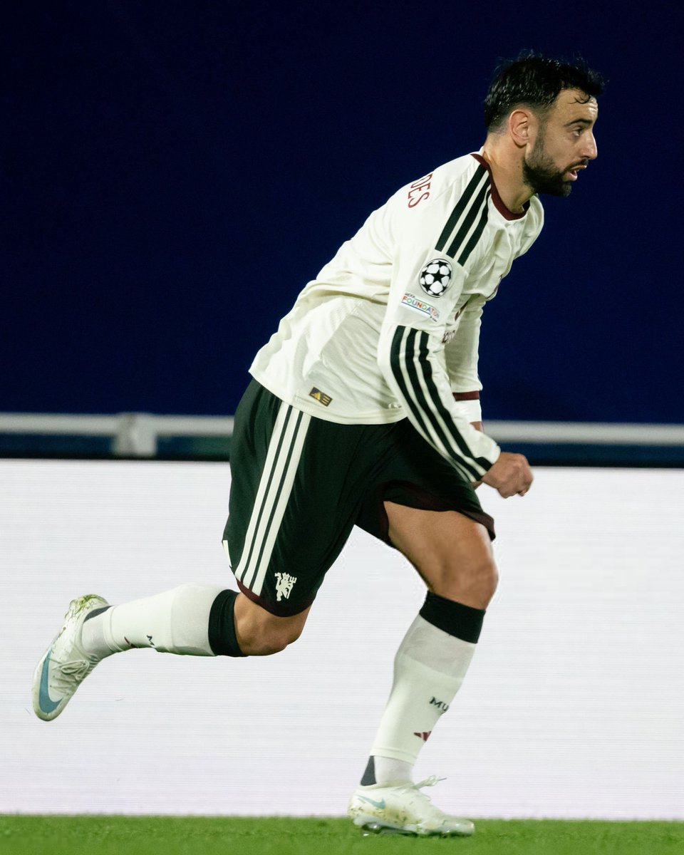 Amicjnr's tweet photo. Bruno Fernandes blames Carrick and the staff. 

🚨 Bruno Fernandes: “It was the decision of the staff to not go man-for-man tonight”.

What a pathetic sore loser. Always blaming others but himself. https://t.co/oZ3NZgJpru