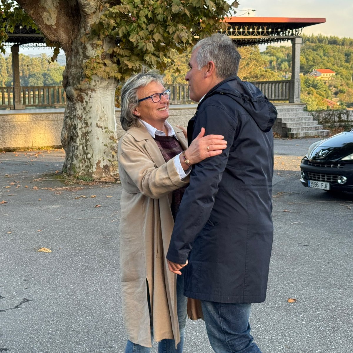 PP_Pontevedra's tweet photo. Esta tarde estivemos conversando coas mulleres da Comisión de Festas da Concepción de Santa María de Xeve, que están ultimando detalles para as festas da Patrona, o 8 de decembro https://t.co/PDkR2Kkin4