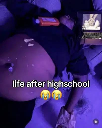 desiredesire888's tweet photo. New extremely viral trend on tiktok comments and X:

https://t.co/cpGM132MFo

"life after high school."

This is what all the trenches are experiencing right now, we thought we'd be doctors but we're just here trenching.

Basically all of our lives right now is life after high school.

What all of the trenches are.

https://t.co/MchKCyW30l