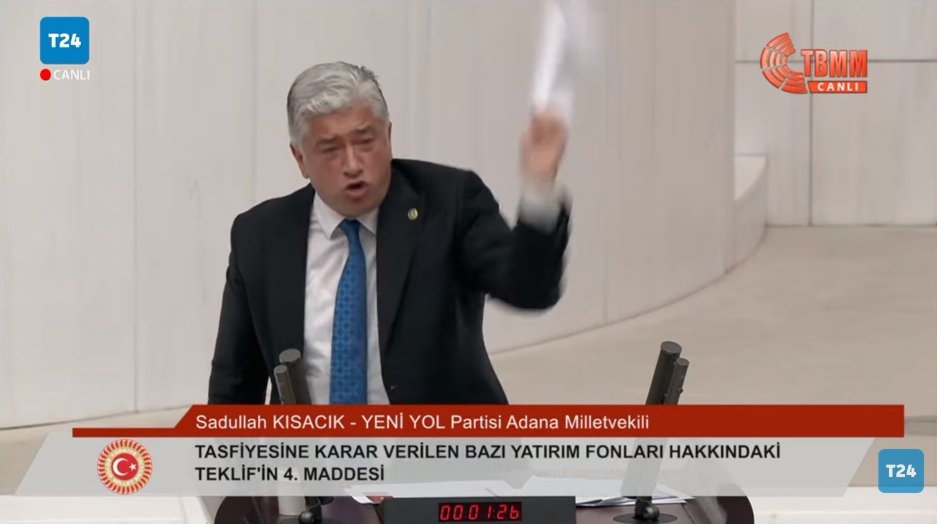 fonunmagdurlari's tweet photo. 🚨 #SONDAKİKA | Sadullah Kısacık:
"GERİ ALINAMAZ İPTAL EDİLEMEZ, YA BUNU SPK SINAVLARINA GİRMİŞ HERKES BİLİR.

YA YILLARCA DERSLERDE BUNLAR ANLATILDI, ŞİMDİ MECLİSTE BUNU TARTIŞIYORUZ YAZIKLAR OLSUN " https://t.co/QfJ9uKwSFJ