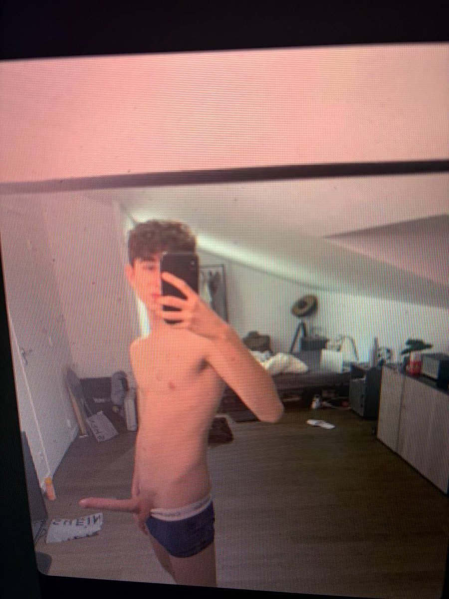 LnyVzi's tweet photo. Canal telegram -50%

Intéressé go mp ✅

Vidéo entre pote hétéro 
Leak TikTok https://t.co/3wC8pWTBTu