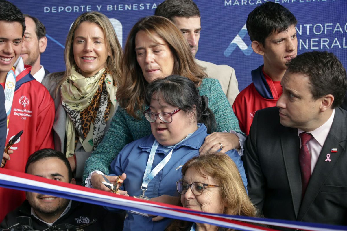 RegCivil_Chile's tweet photo. ¡Presentes en la #ExpoInclusión! 🇨🇱

Nuestro equipo de Atención en Terreno desplegó sus operativos móviles para acercar cédulas, pasaportes y Clave Única, garantizando el derecho a la identidad sin barreras. 💙

Avanzamos por un servicio más cercano e inclusivo 🫱🏻‍🫲🏼✨ https://t.co/jXweDdddkO