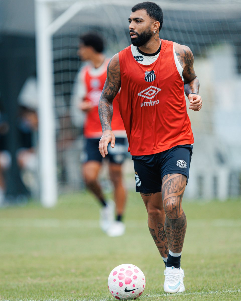 SantosFC's tweet photo. Gabriel (ɢᴏʟ) Barbosa! 🦾9️⃣ https://t.co/nvuFo8khx9