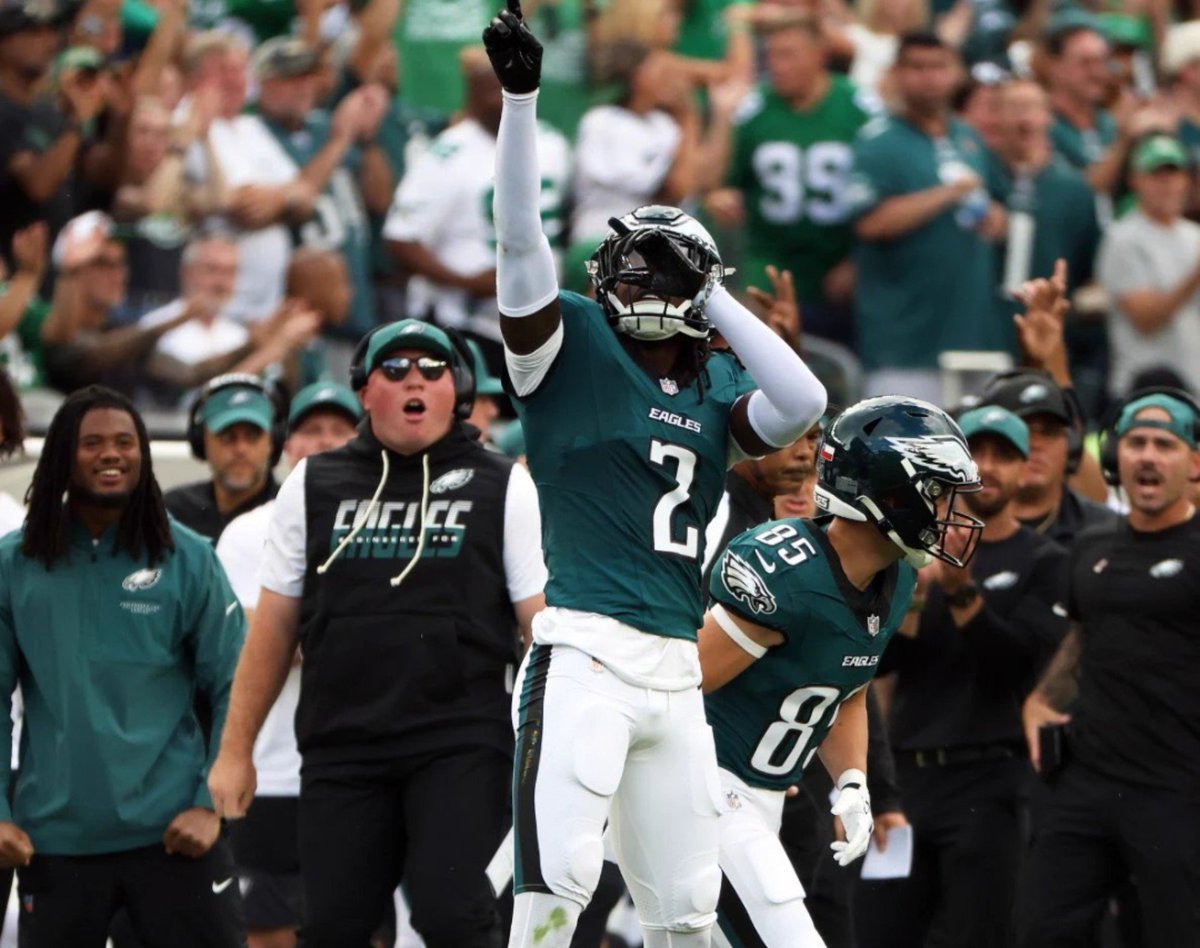 thomasrp93's tweet photo. Eagles have been lacking a dominant outside CB duo for far too long to just get rid of Riq Woolen after a lost season where everything else went wrong.

I'd like to see Howie try to keep Woolen on an extension and pair him with Quinyon.

#Eagles https://t.co/CwDDf4BtiF