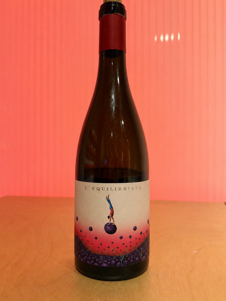flogemba's tweet photo. El equilibrio también se bebe. 🍷🩰

L’Equilibrista Garnatxa 2018 de Ca N’Estruc: frescura, carácter y elegancia en armonía. Un vino de Uvas Felices donde fruta, especias y mineralidad encuentran su equilibrio.

📩 Más info por DM.

#canestruc #UvasFelices #VilaViniteca https://t.co/M2YLNwQwjU